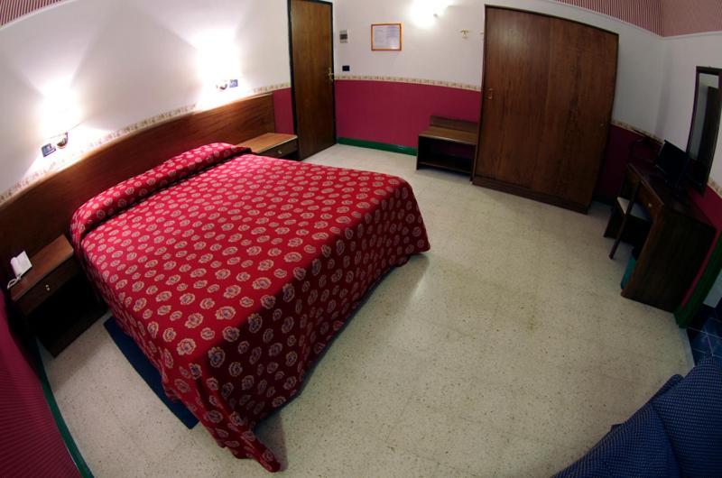 Hotel Iris Crillon Фиджи Номер фото