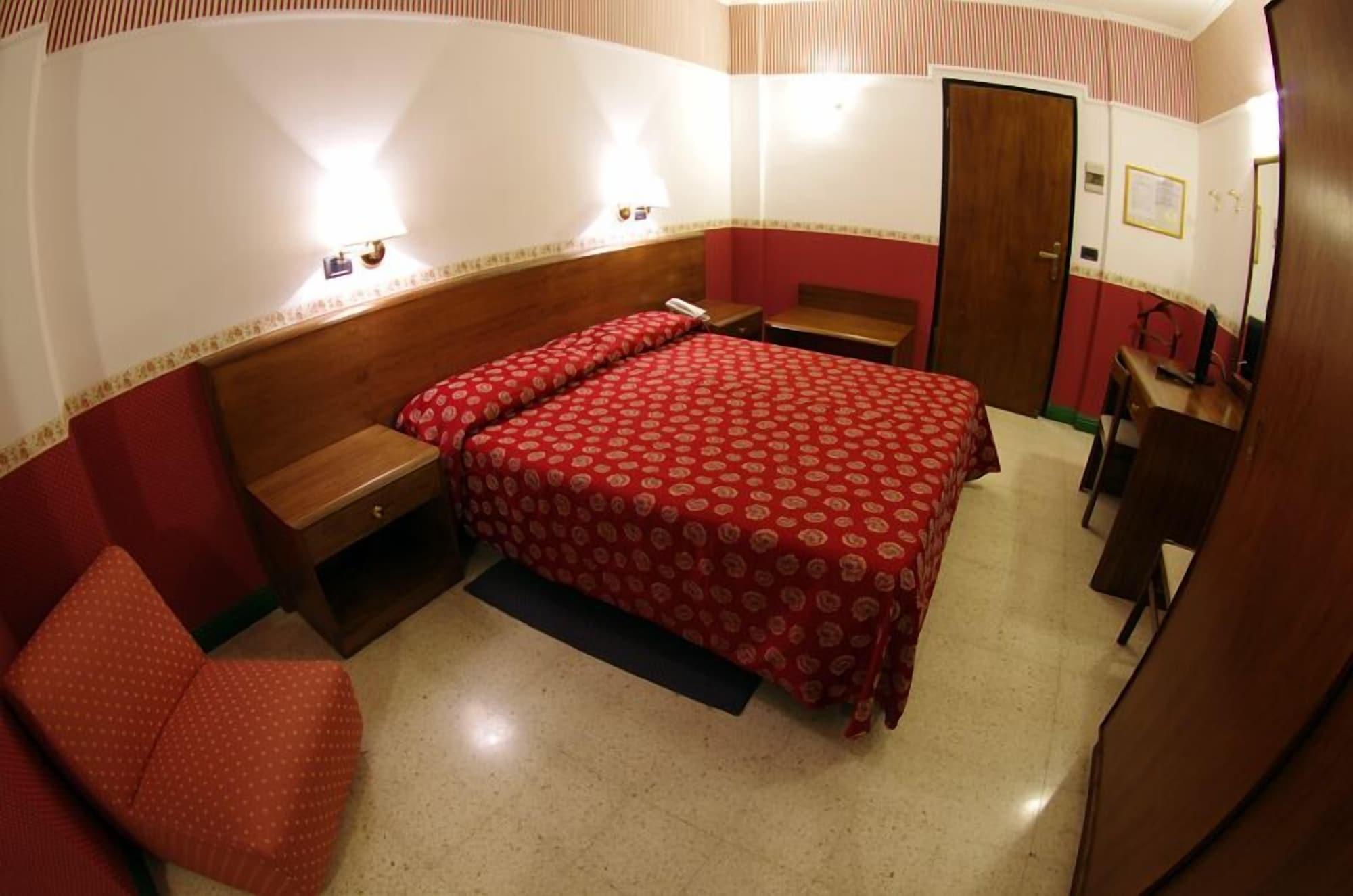 Hotel Iris Crillon Фиджи Экстерьер фото