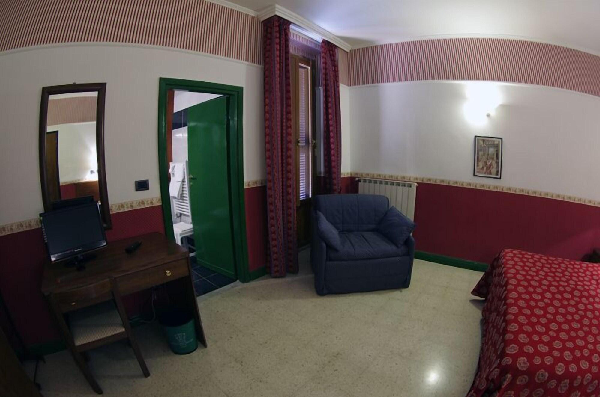 Hotel Iris Crillon Фиджи Экстерьер фото