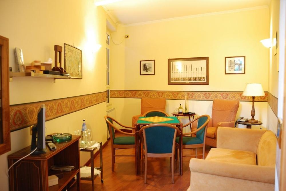 Hotel Iris Crillon Фиджи Экстерьер фото